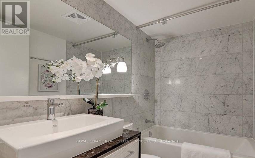 Th7 - 121 Mcmahon Drive, Toronto, Ontario  M2K 0C2 - Photo 21 - C13114246