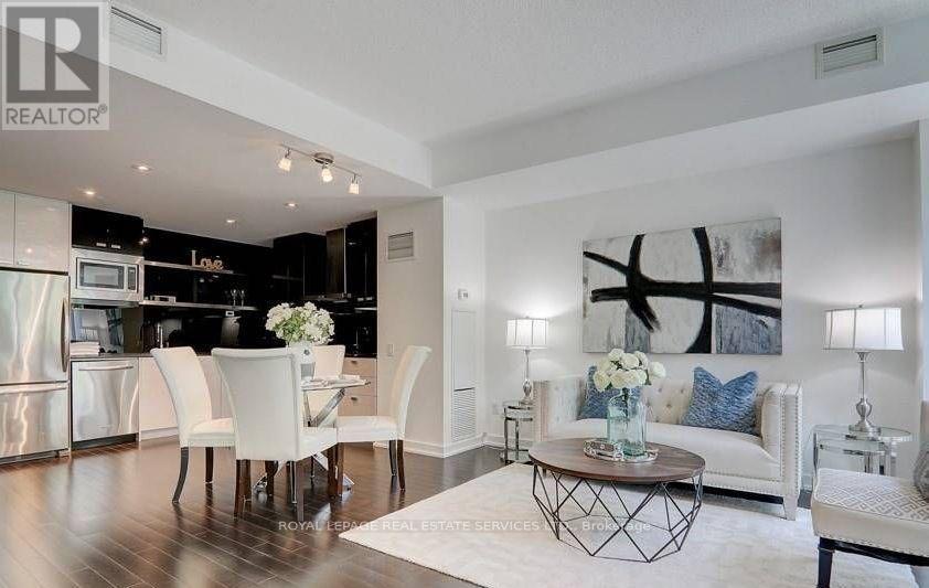Th7 - 121 Mcmahon Drive, Toronto, Ontario  M2K 0C2 - Photo 7 - C13114246
