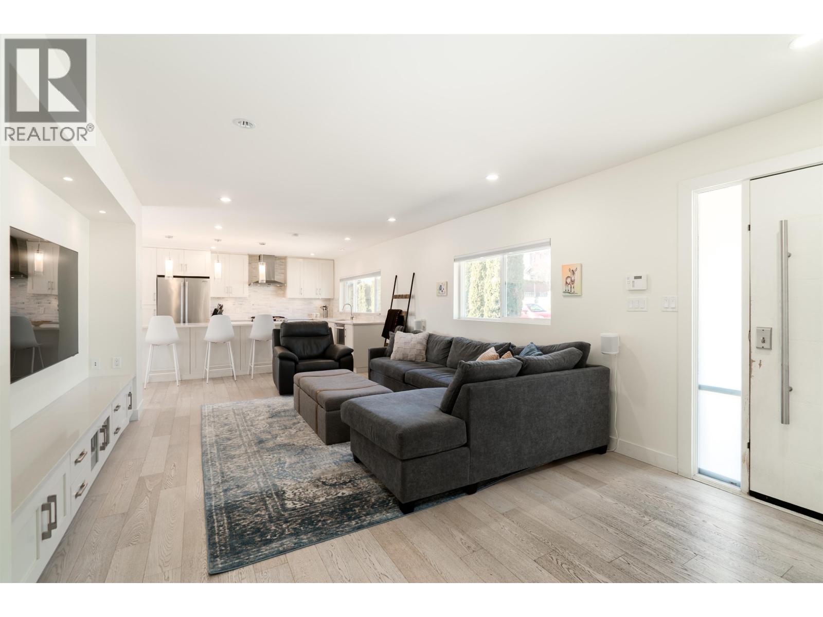 1056 Dansey Avenue, Coquitlam, British Columbia  V3K 3H3 - Photo 5 - R3122361