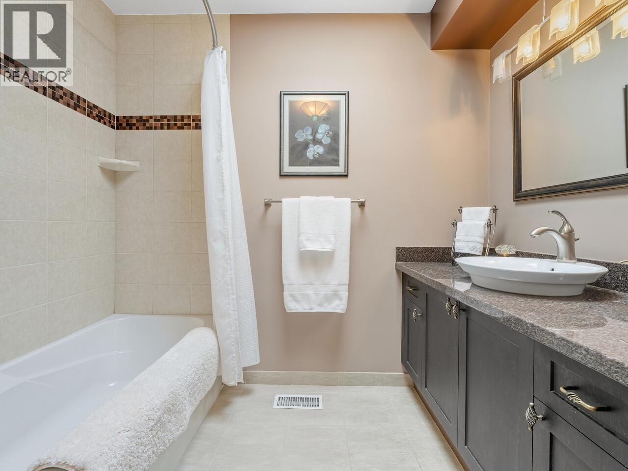 8355 Nelson Avenue, Burnaby, British Columbia  V5J 4E8 - Photo 23 - R3122391