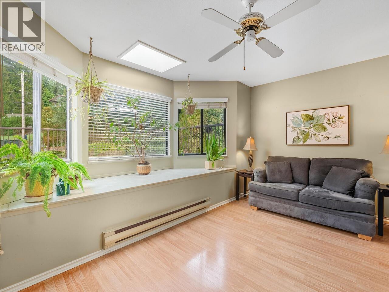 8355 Nelson Avenue, Burnaby, British Columbia  V5J 4E8 - Photo 8 - R3122391