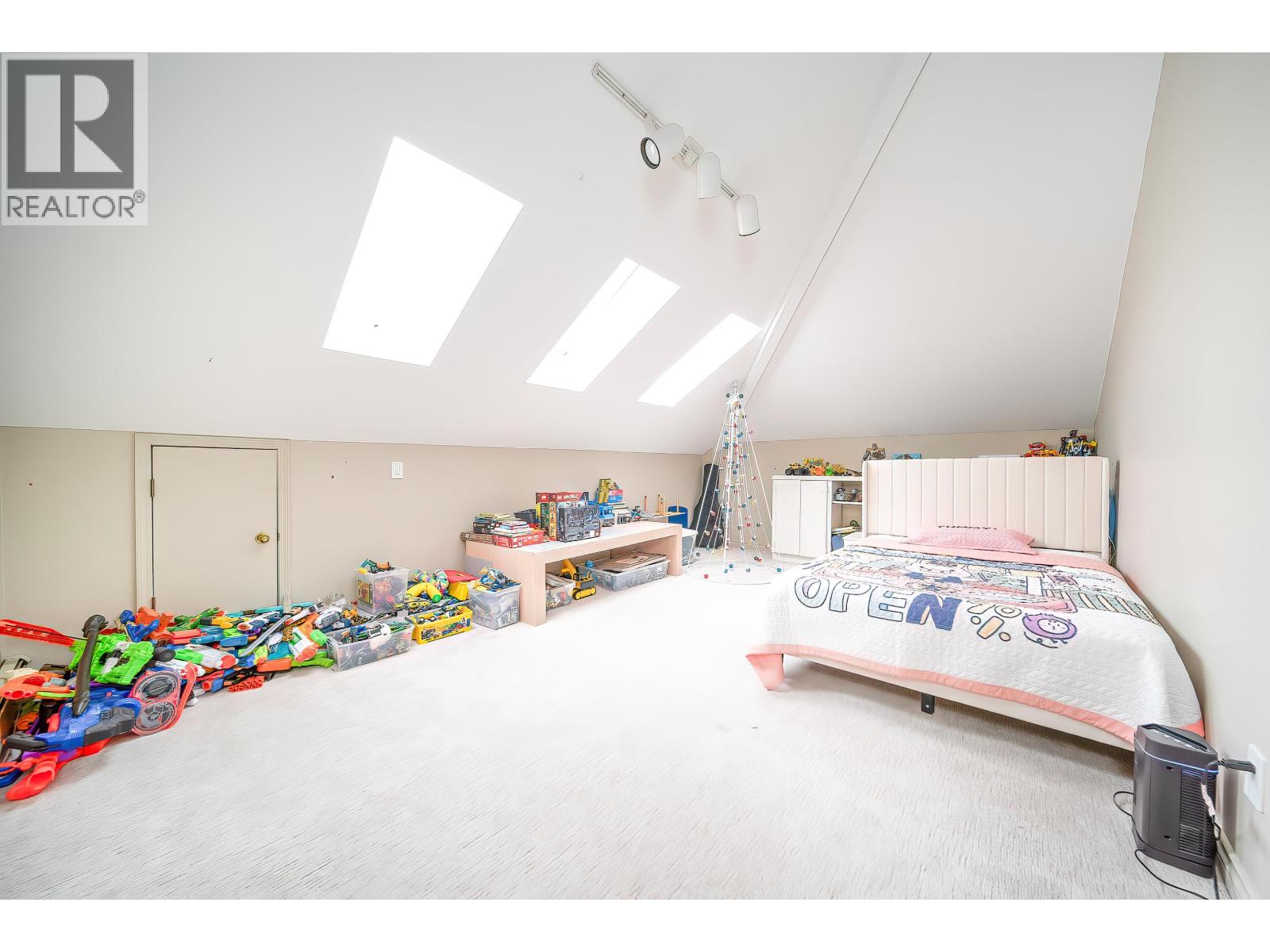 6411 Bouchard Court, Richmond, British Columbia  V7C 5W3 - Photo 33 - R3122395