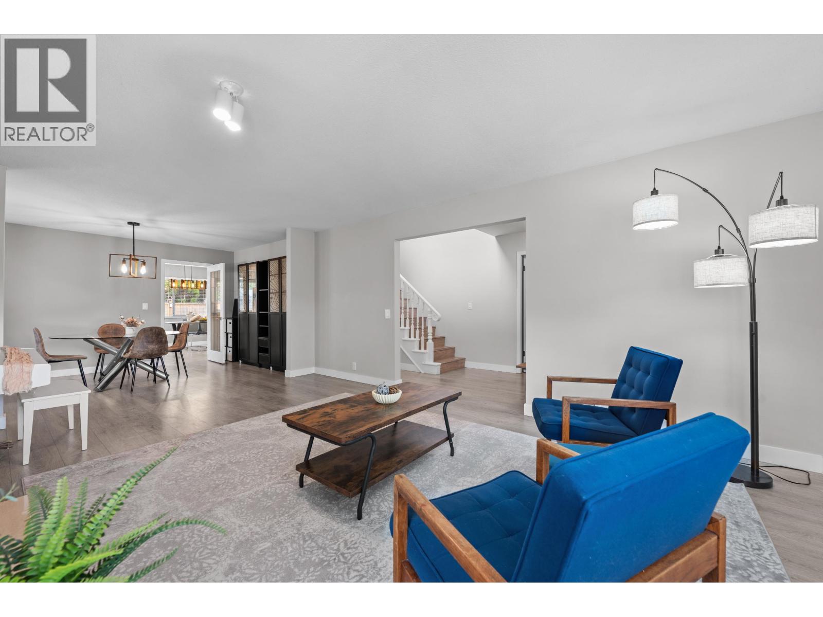 5379 Opal Place, Richmond, British Columbia  V7C 5B4 - Photo 3 - R3122406