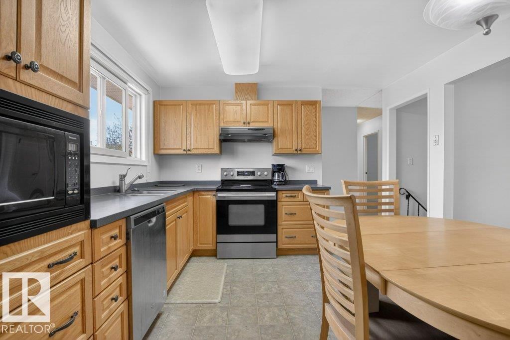 882 Knottwood Rd S Nw, Edmonton, Alberta  T6K 3C3 - Photo 11 - E4487073