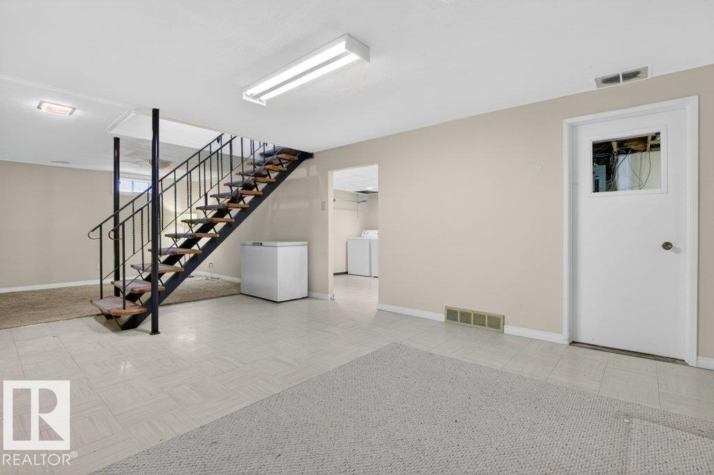 882 Knottwood Rd S Nw, Edmonton, Alberta  T6K 3C3 - Photo 36 - E4487073