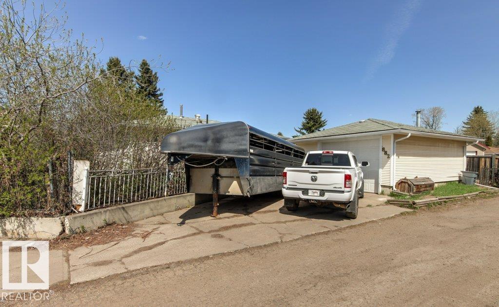 882 Knottwood Rd S Nw, Edmonton, Alberta  T6K 3C3 - Photo 48 - E4487073