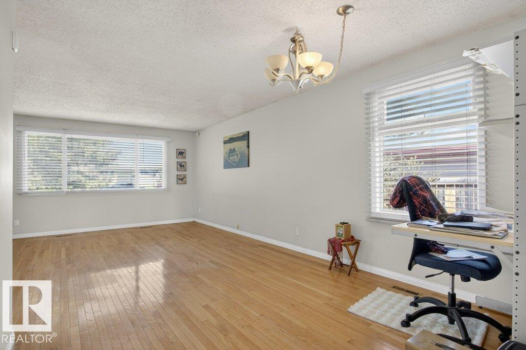 882 Knottwood Rd S Nw, Edmonton, Alberta  T6K 3C3 - Photo 5 - E4487073
