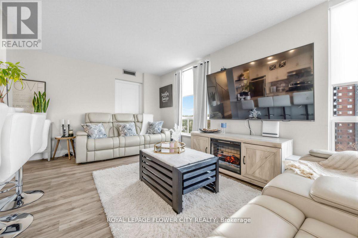 908 - 3 Hickory Tree Road, Toronto, Ontario  M9N 3W5 - Photo 4 - W13114248