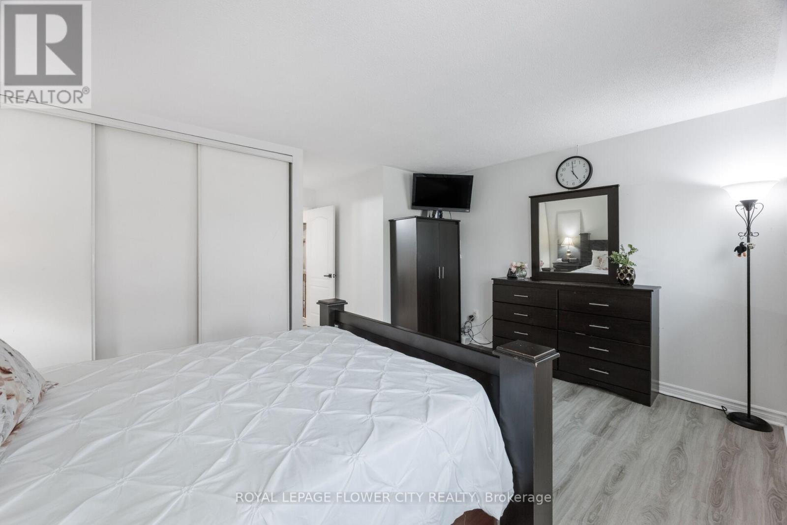 54 Fern Valley Crescent, Brampton, Ontario  L6R 1K6 - Photo 16 - W13114252