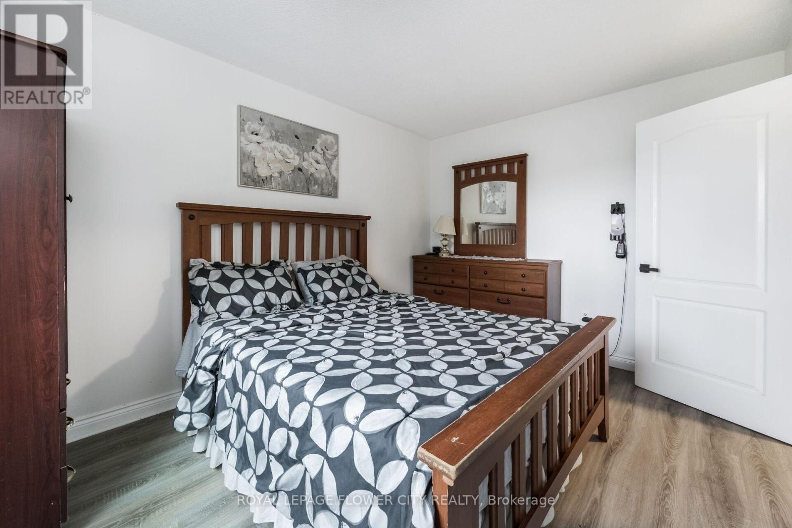 54 Fern Valley Crescent, Brampton, Ontario  L6R 1K6 - Photo 19 - W13114252