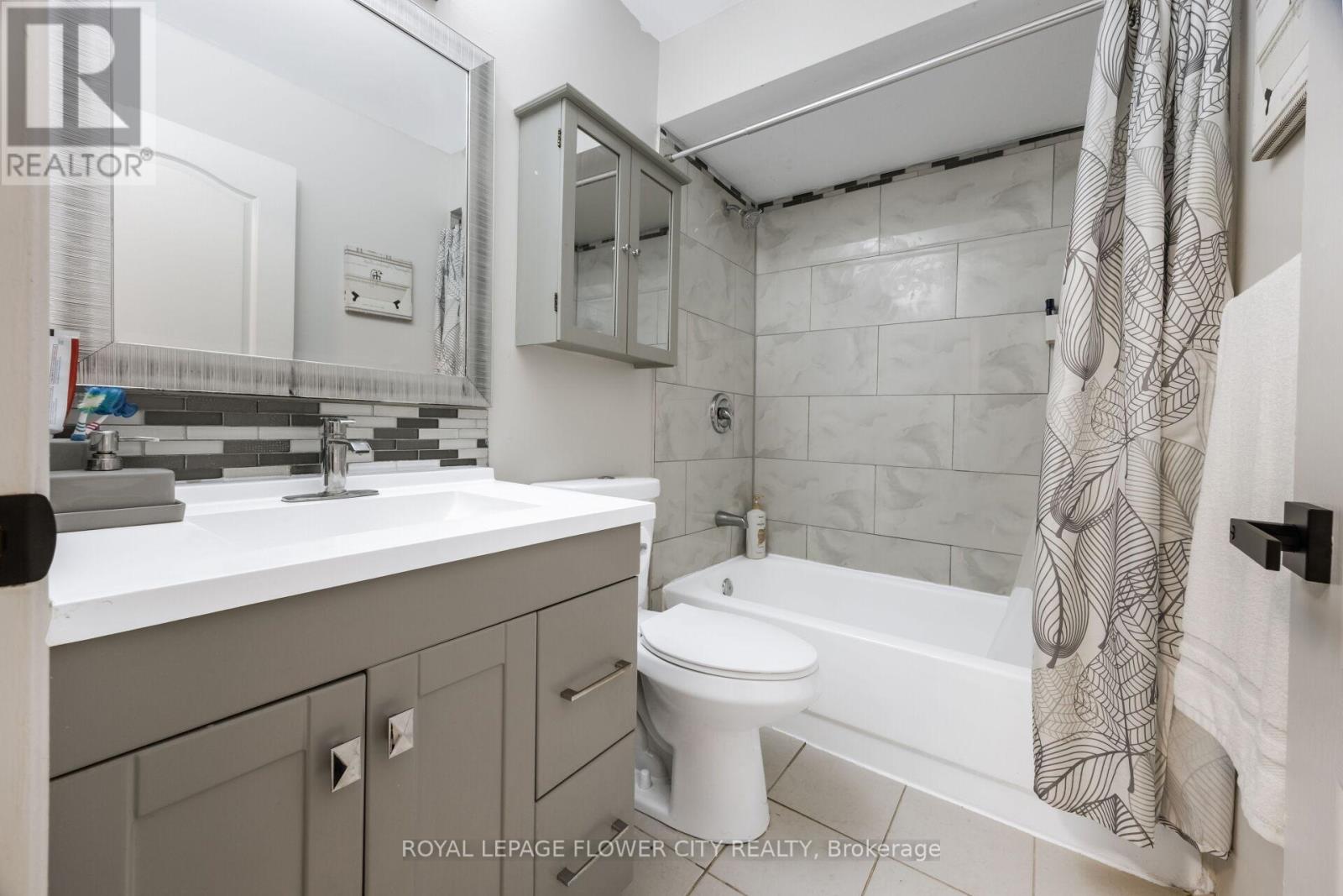 54 Fern Valley Crescent, Brampton, Ontario  L6R 1K6 - Photo 20 - W13114252
