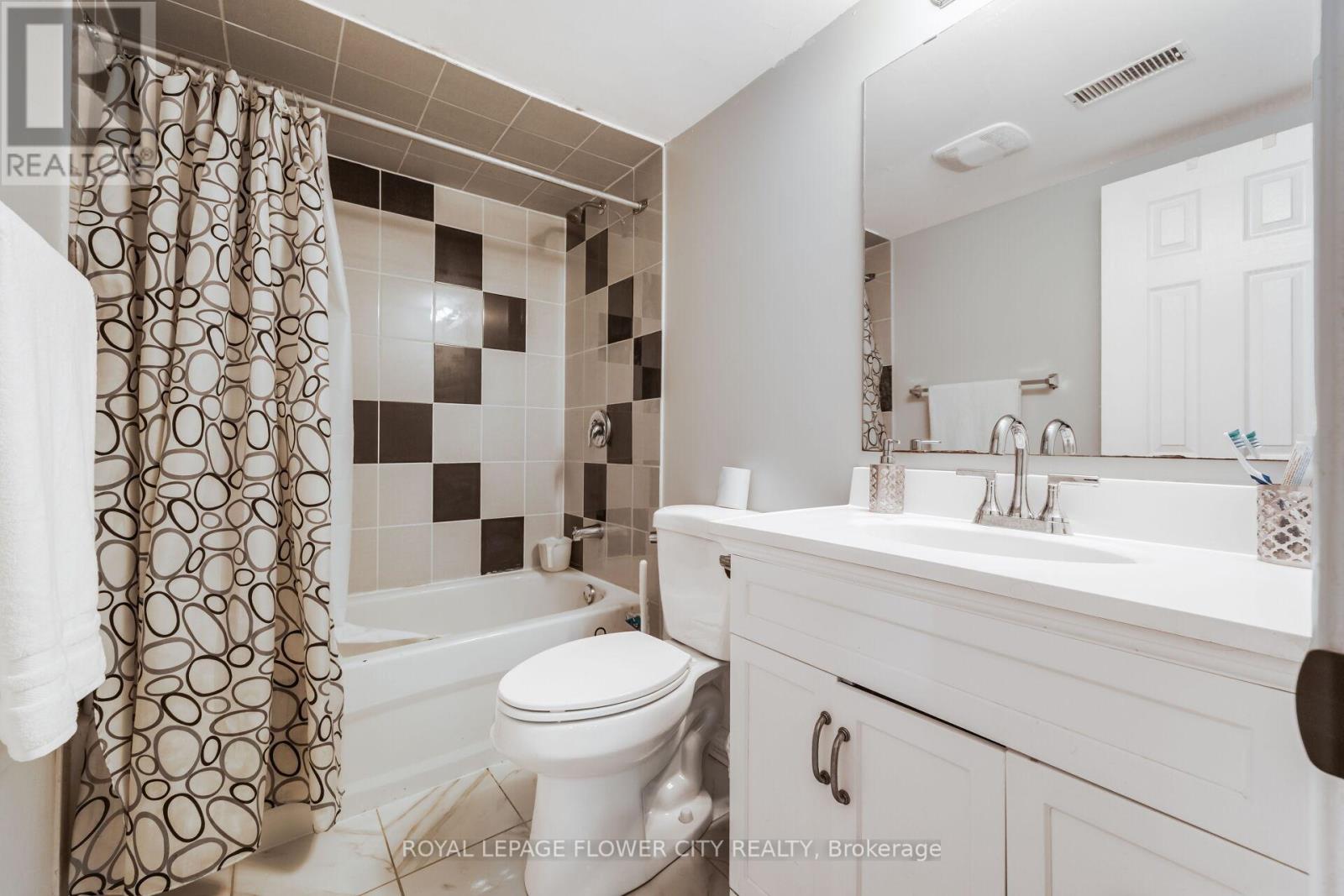 54 Fern Valley Crescent, Brampton, Ontario  L6R 1K6 - Photo 24 - W13114252