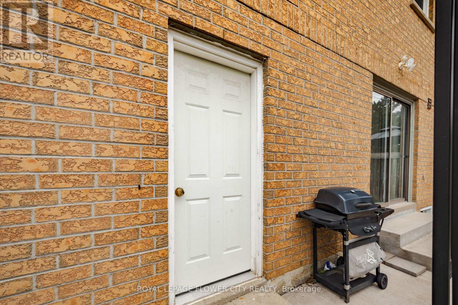 54 Fern Valley Crescent, Brampton, Ontario  L6R 1K6 - Photo 25 - W13114252