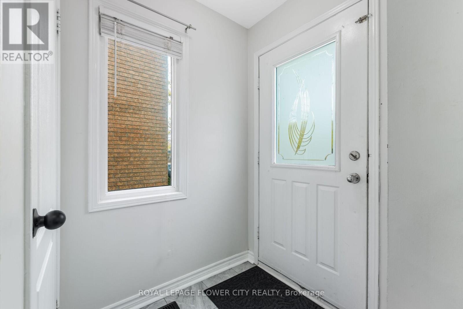 54 Fern Valley Crescent, Brampton, Ontario  L6R 1K6 - Photo 7 - W13114252