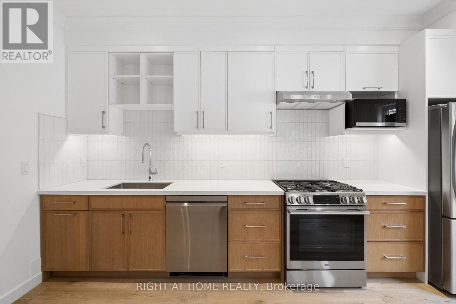 11 - 91 Barton Avenue, Toronto, Ontario  M6G 1P7 - Photo 6 - C12960316