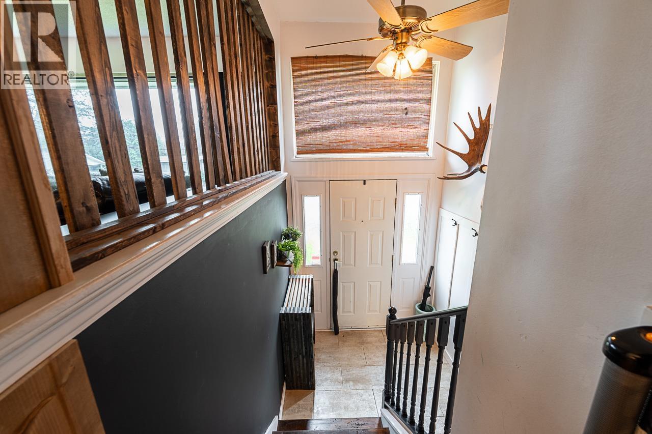 635 Midvale Street, Coquitlam, British Columbia  V3J 6M1 - Photo 9 - R3102167