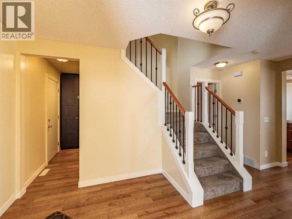101 Westpoint Gardens, Calgary, Alberta