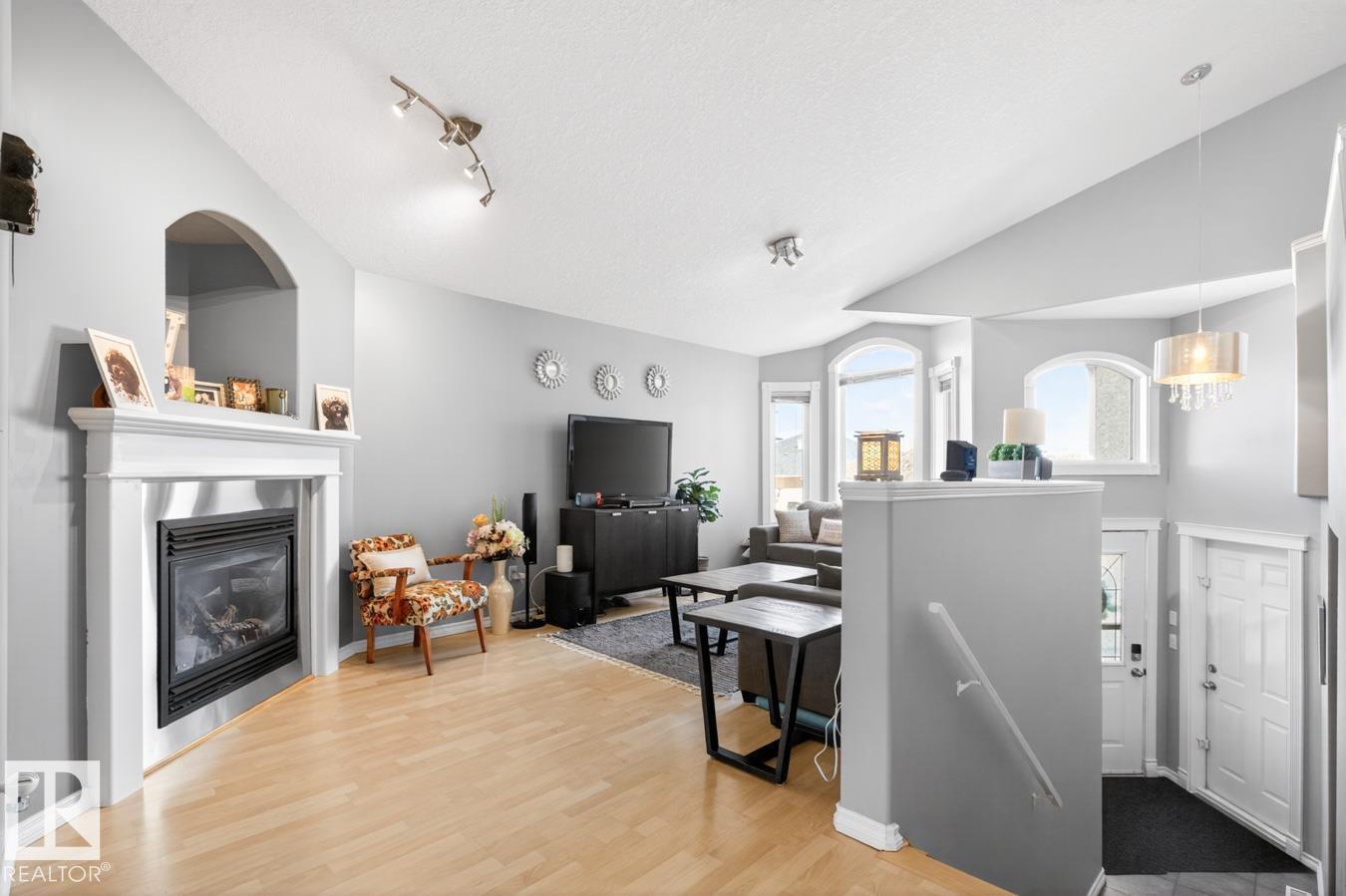 13419 140 Av Nw, Edmonton, Alberta  T6V 1W4 - Photo 2 - E4487075