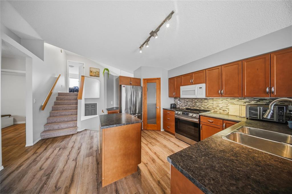 91 Rick Boychuk Bay, Winnipeg, Manitoba  R2C 3A2 - Photo 6 - 202609950