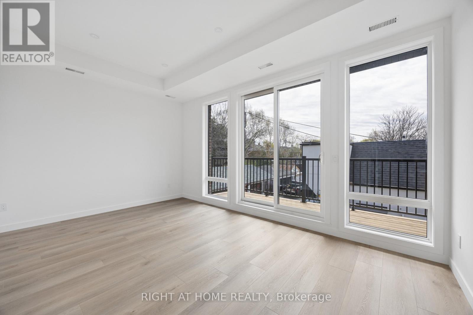 9 - 91 Barton Avenue, Toronto, Ontario  M6G 1P7 - Photo 5 - C13088076