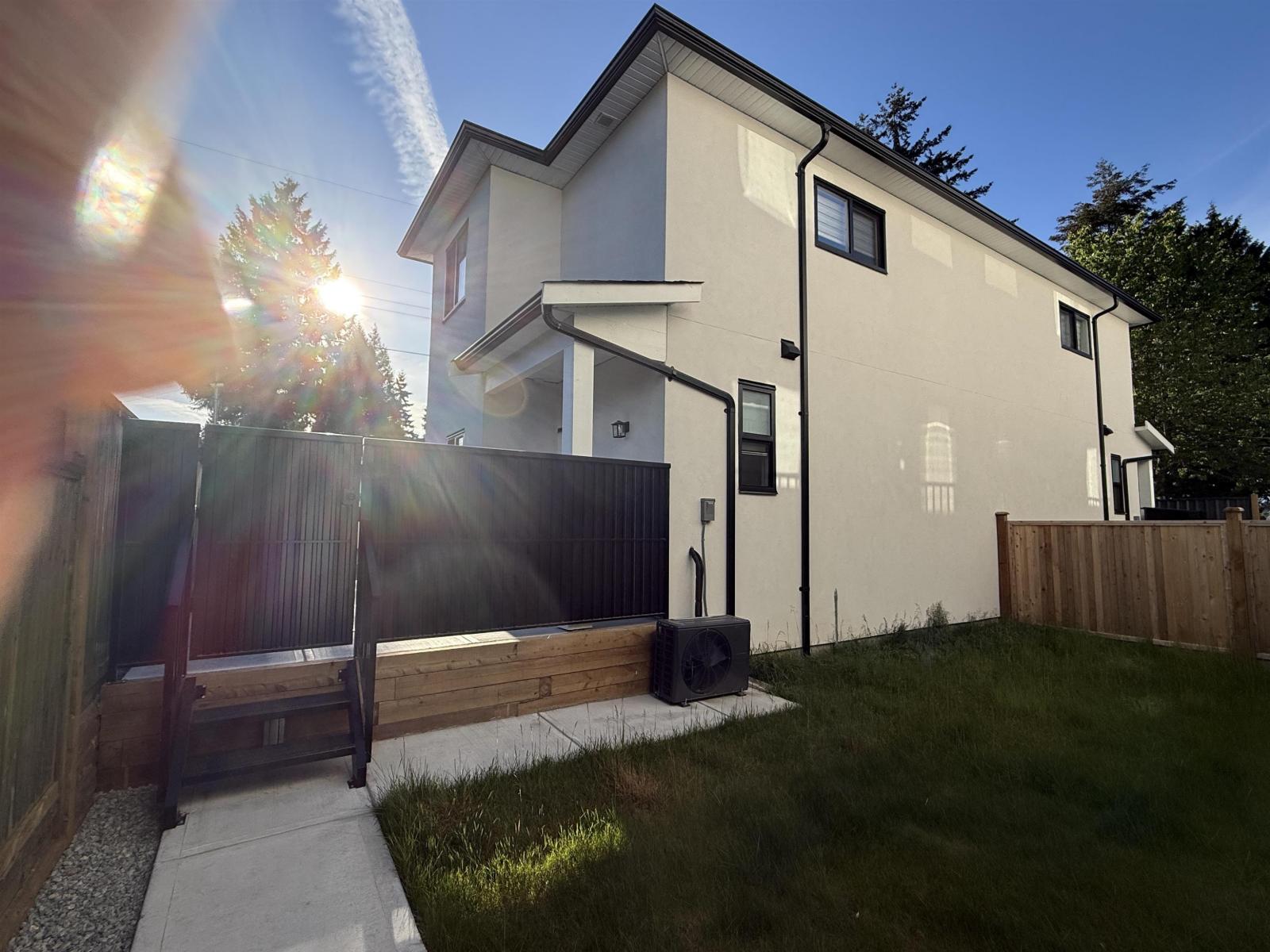 101 9727 129A STREE, Surrey, British Columbia