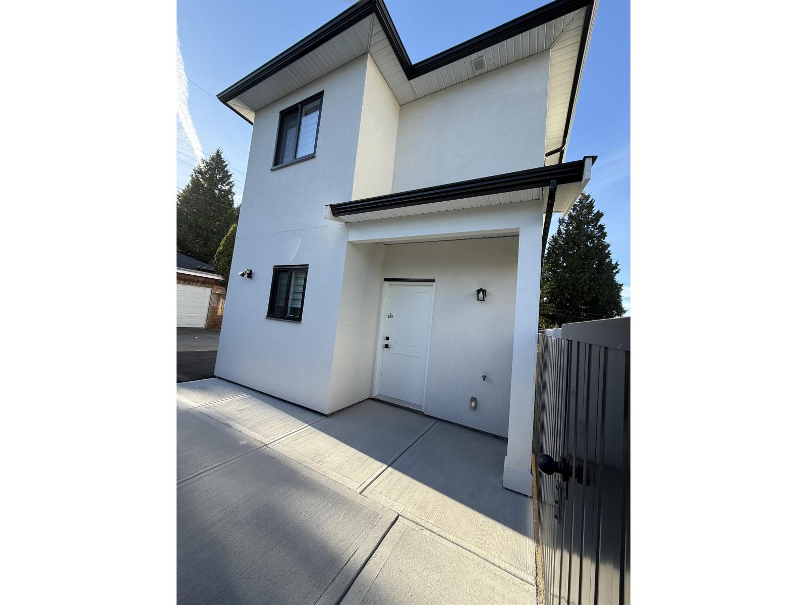 101 9727 129a Stree, Surrey, British Columbia  V3T 3J6 - Photo 2 - R3122400