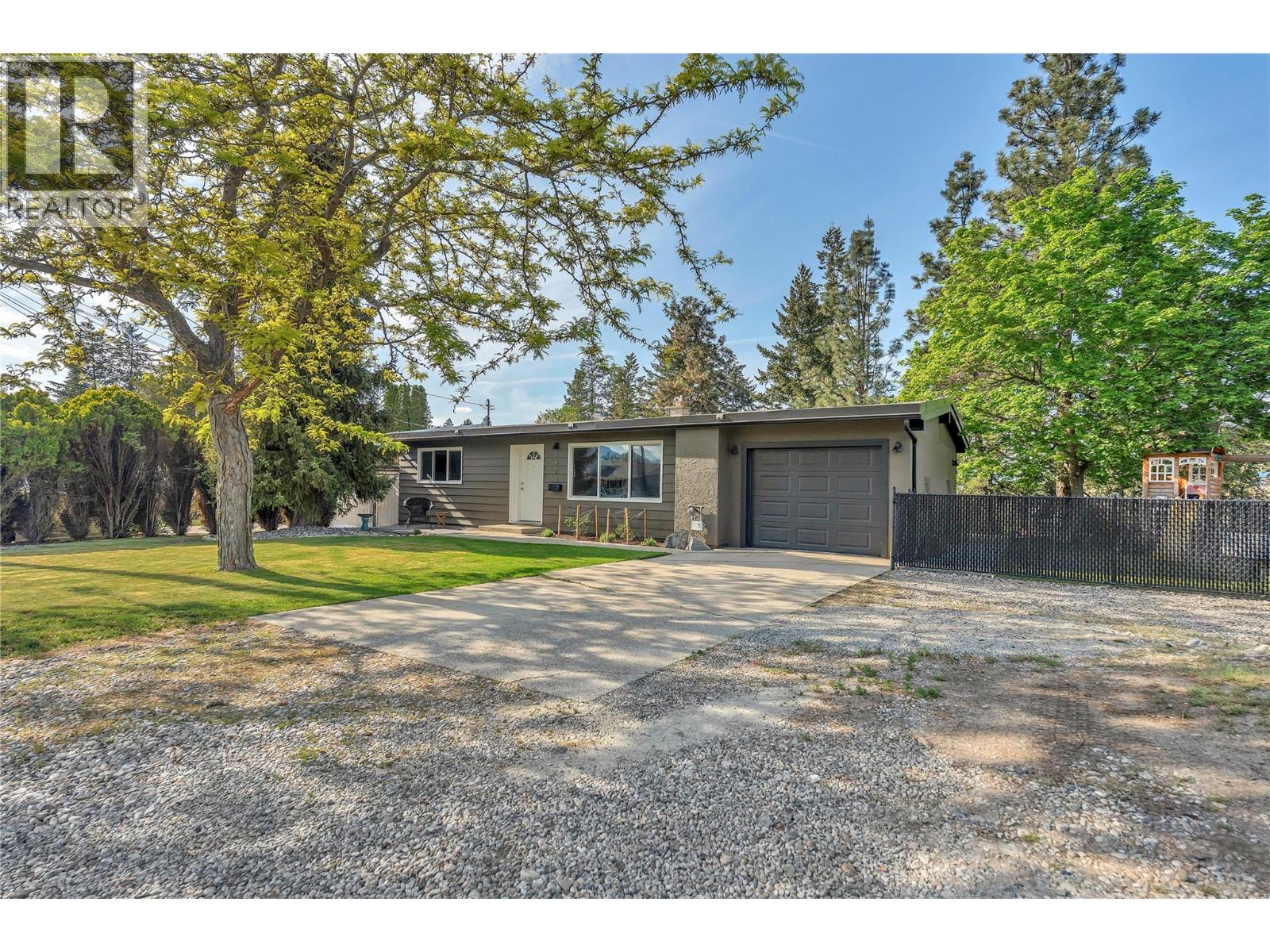 1421 Ridgedale Avenue, penticton, British Columbia
