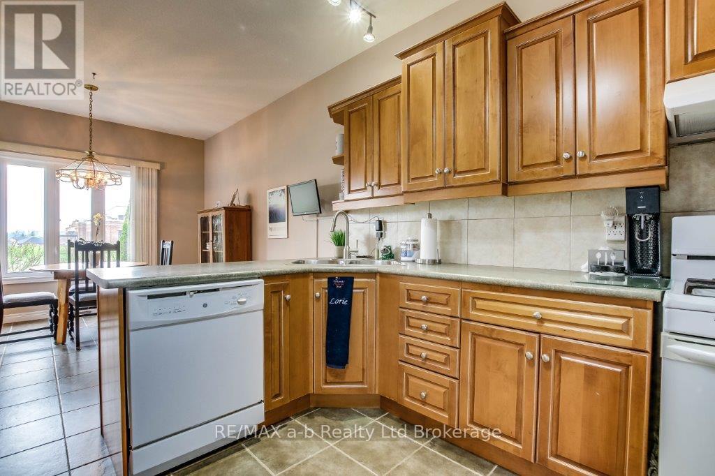717 Garden Court Crescent, Woodstock, Ontario  N4T 0A2 - Photo 8 - X13114290
