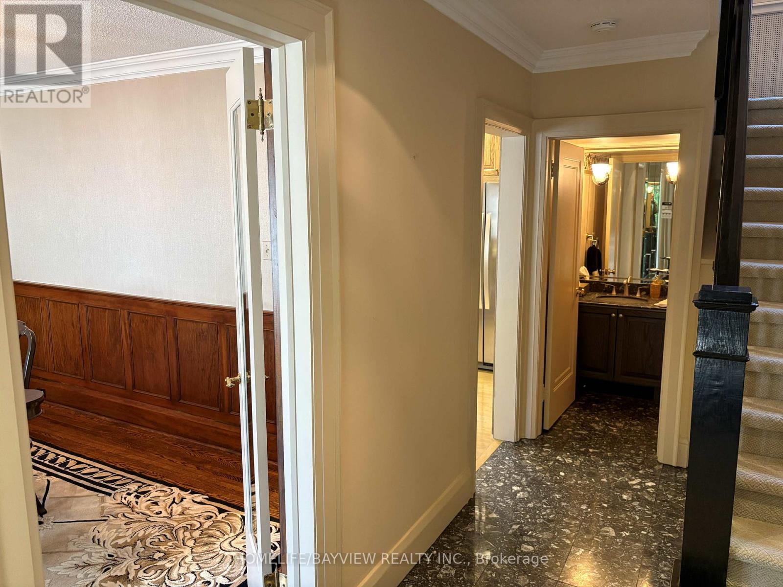 15 Glen Rush Boulevard, Toronto, Ontario  M5N 2T4 - Photo 10 - C13114274