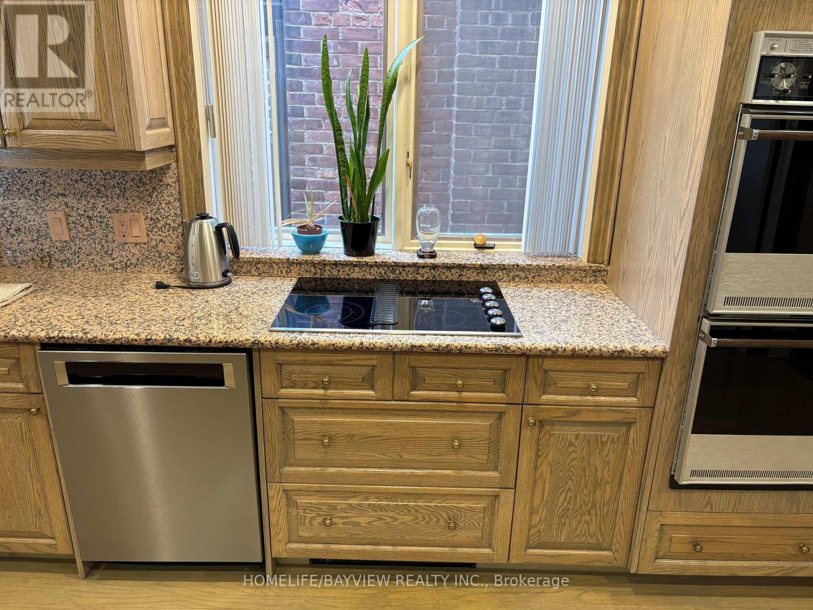 15 Glen Rush Boulevard, Toronto, Ontario  M5N 2T4 - Photo 17 - C13114274