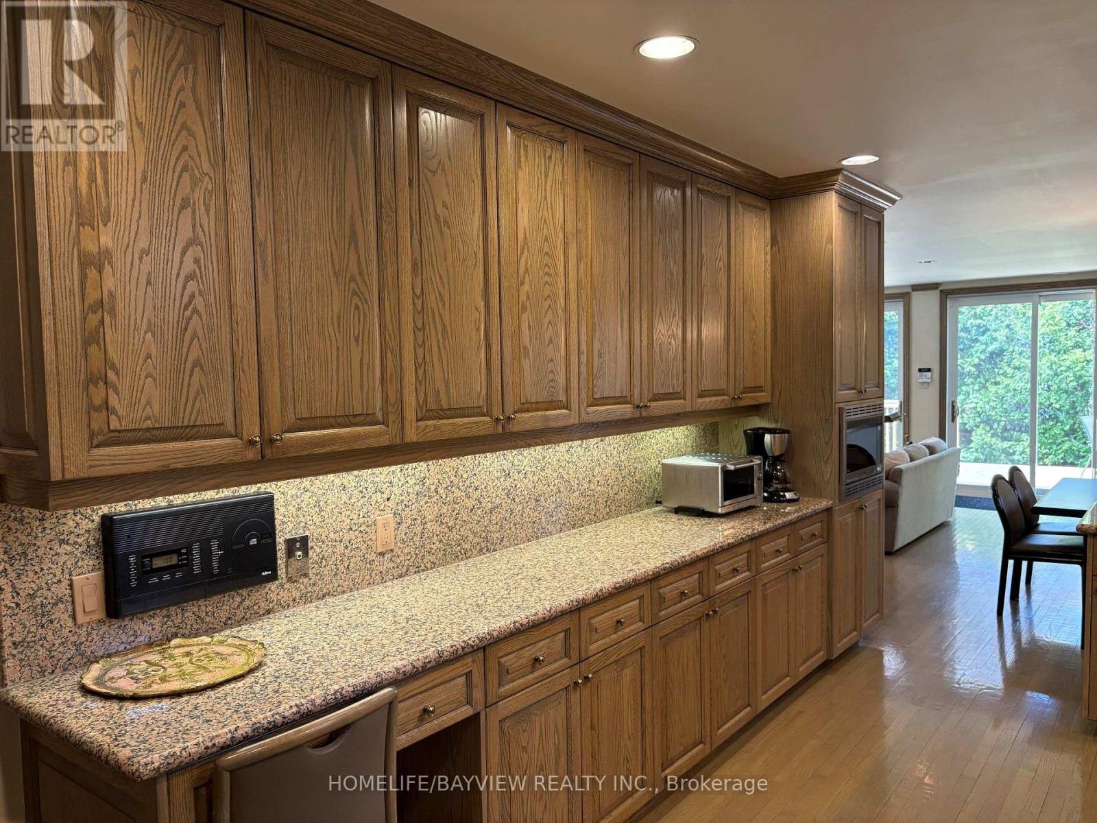 15 Glen Rush Boulevard, Toronto, Ontario  M5N 2T4 - Photo 18 - C13114274