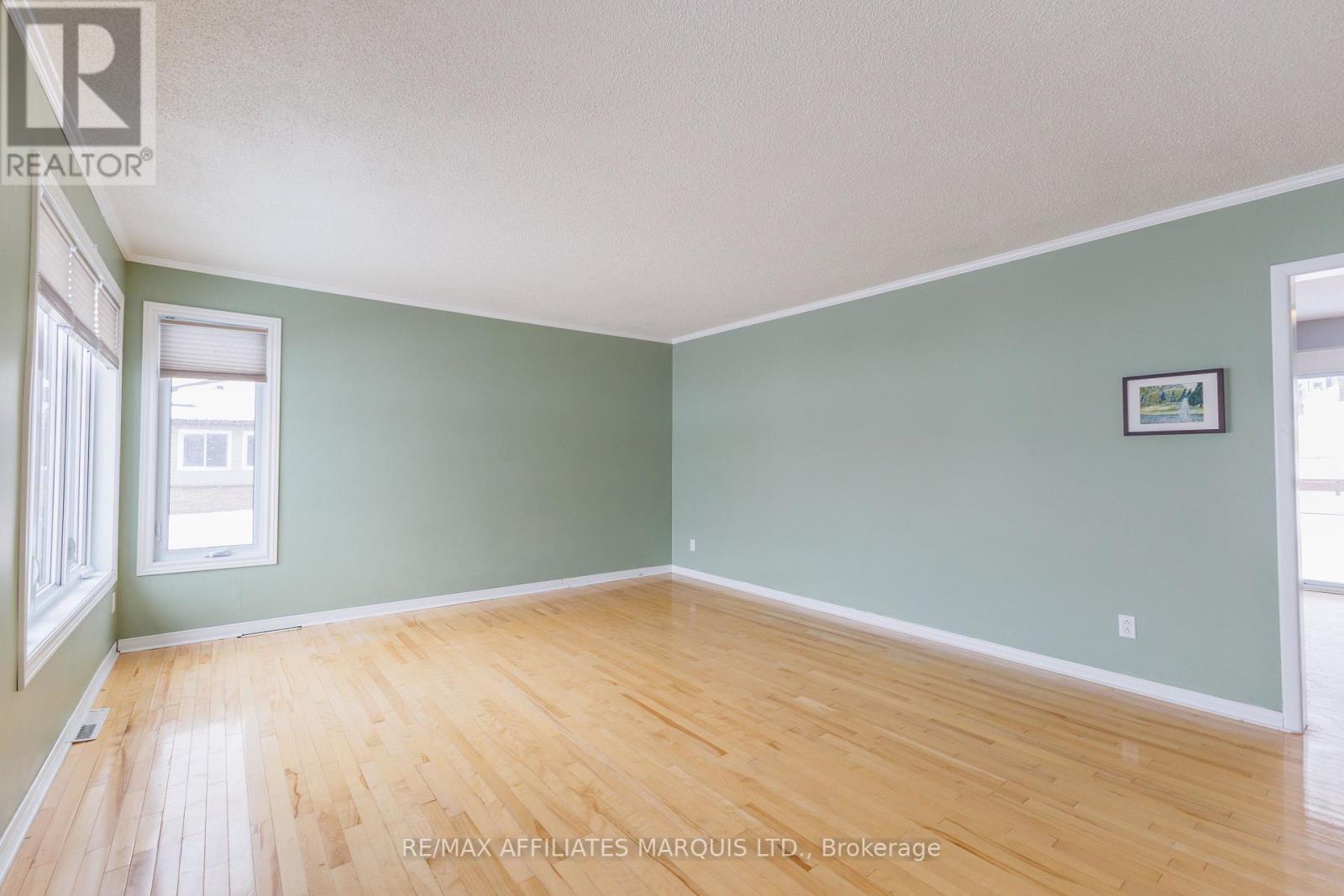 137 Park Avenue, North Glengarry, Ontario  K0C 1A0 - Photo 14 - X12821096