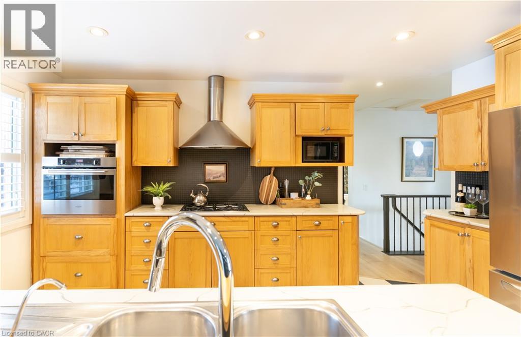 3 Fallsview Road, Hamilton, Ontario  L9H 5J7 - Photo 6 - 40827156