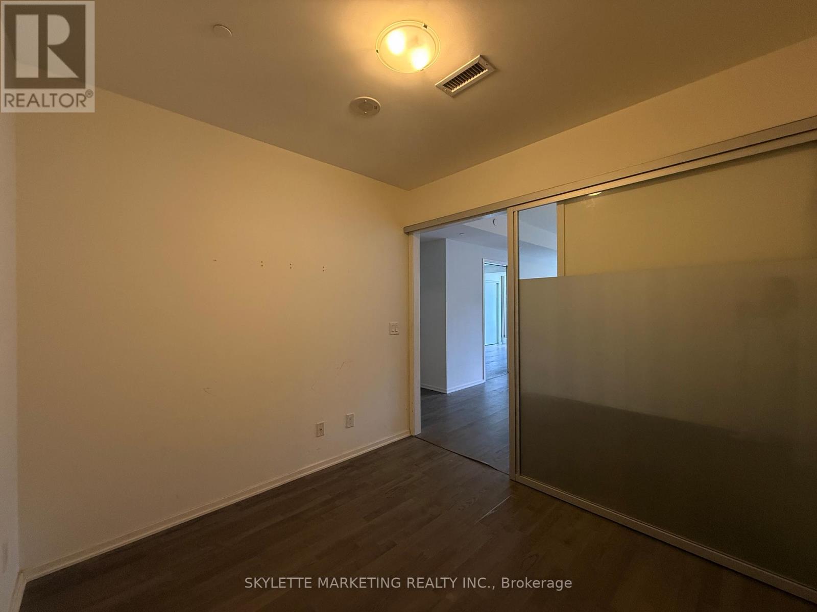 422 - 1 Bloor Street E, Toronto, Ontario  M4W 0A8 - Photo 15 - C12887262
