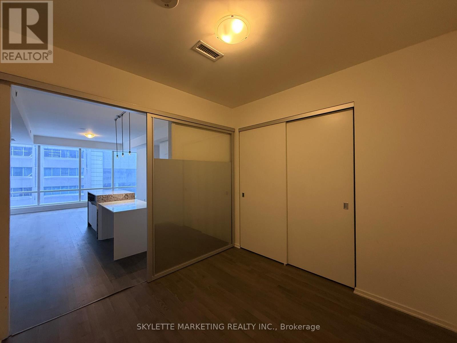 422 - 1 Bloor Street E, Toronto, Ontario  M4W 0A8 - Photo 14 - C12887262
