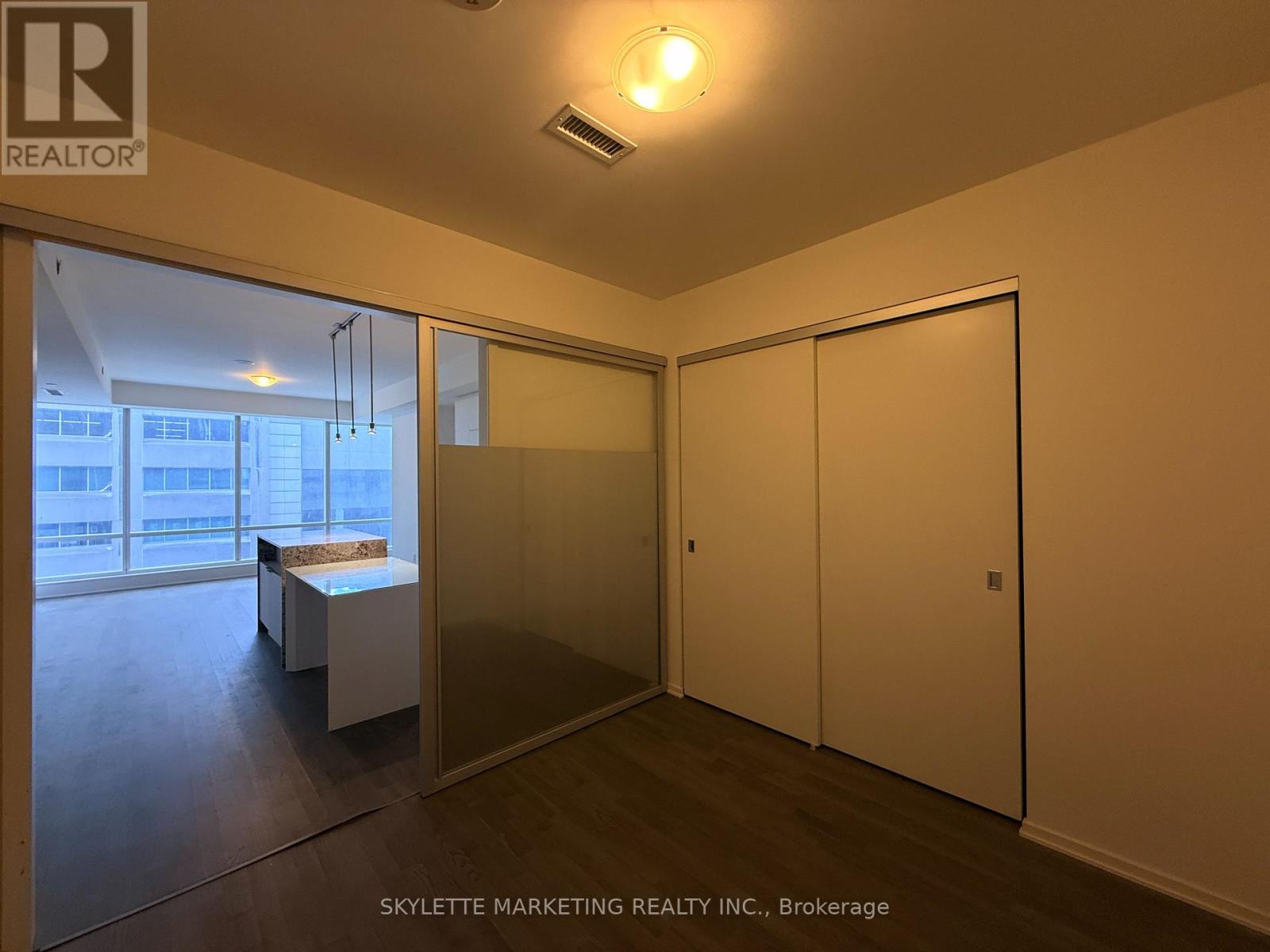 422 - 1 Bloor Street E, Toronto, Ontario  M4W 0A8 - Photo 13 - C12887262