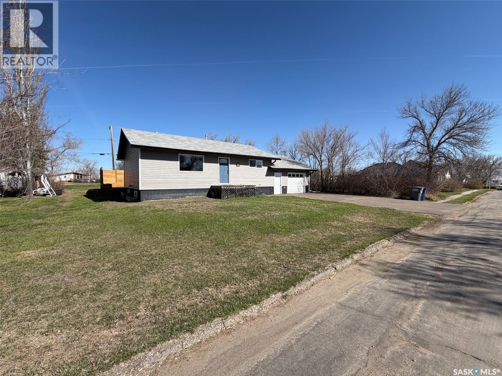 211 2nd Street S, Cabri, Saskatchewan  S0N 0J0 - Photo 51 - SK035670