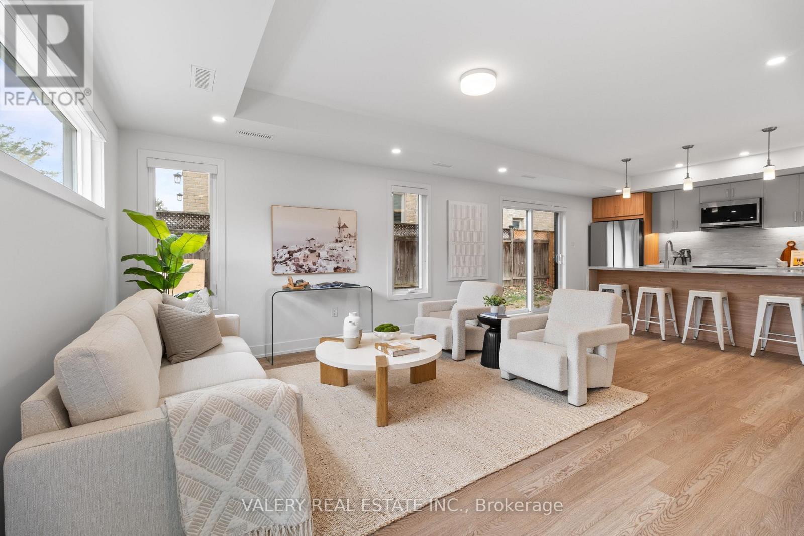 5 - 15 Acorn Avenue, Toronto, Ontario  M9B 3P7 - Photo 3 - W13114276
