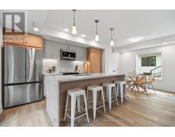 5 - 15 ACORN AVENUE, Toronto, Ontario