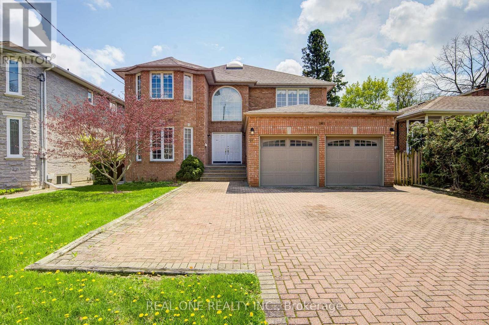 261 MCKEE AVENUE, Toronto, Ontario