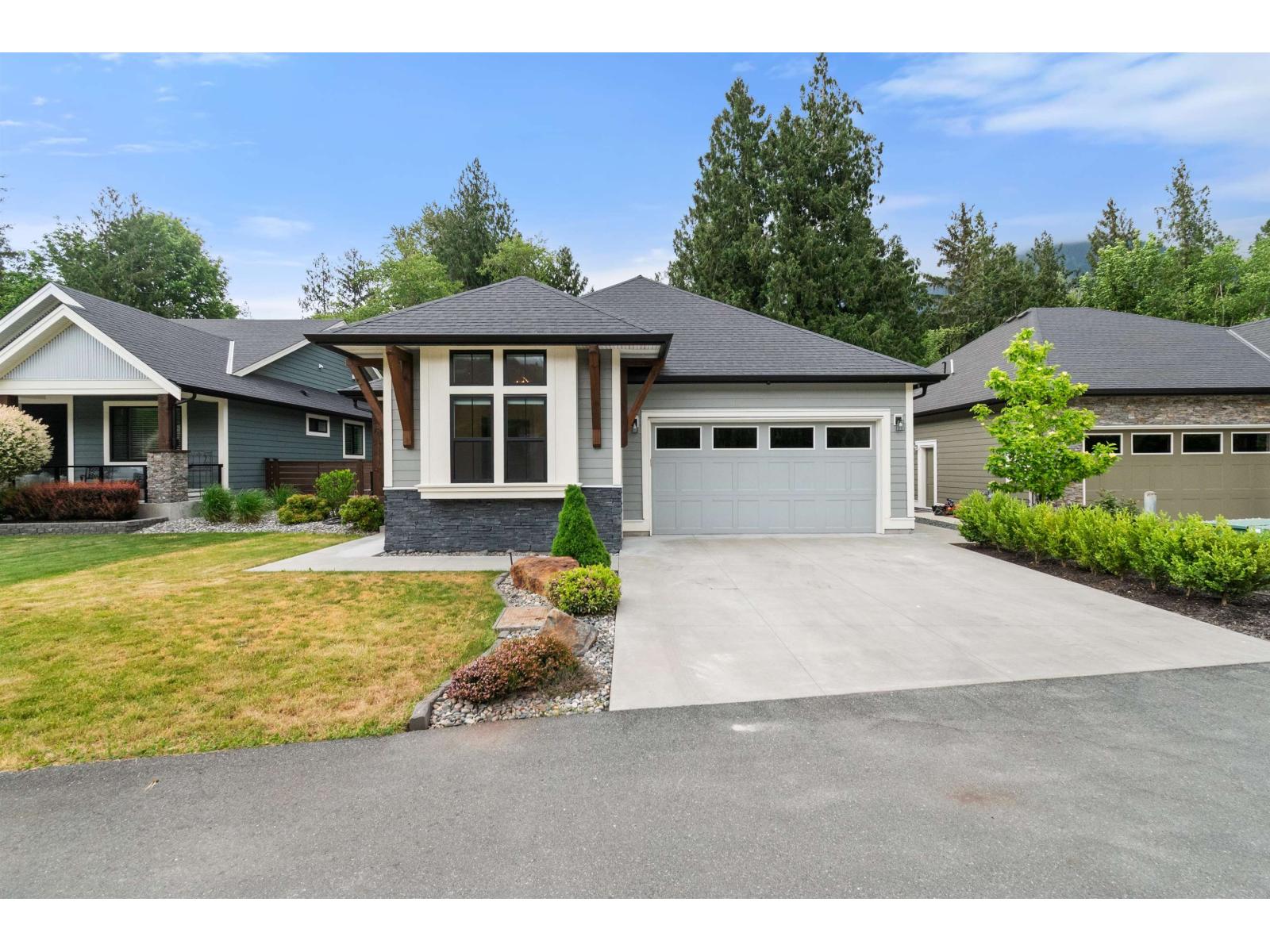61 1885 Columbia Valley Road, Cultus Lake South, Lindell Beach, British Columbia  V2R 1J8 - Photo 1 - R3122003