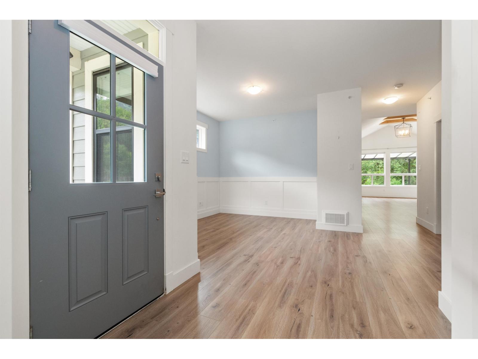 61 1885 Columbia Valley Road, Cultus Lake South, Lindell Beach, British Columbia  V2R 1J8 - Photo 6 - R3122003