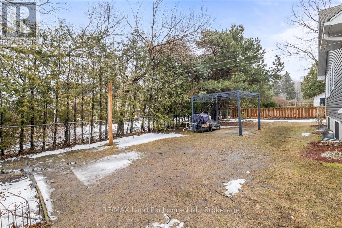 737 Green Street, Saugeen Shores, Ontario  N0H 2C4 - Photo 35 - X12907278