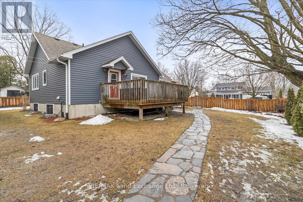 737 Green Street, Saugeen Shores, Ontario  N0H 2C4 - Photo 33 - X12907278