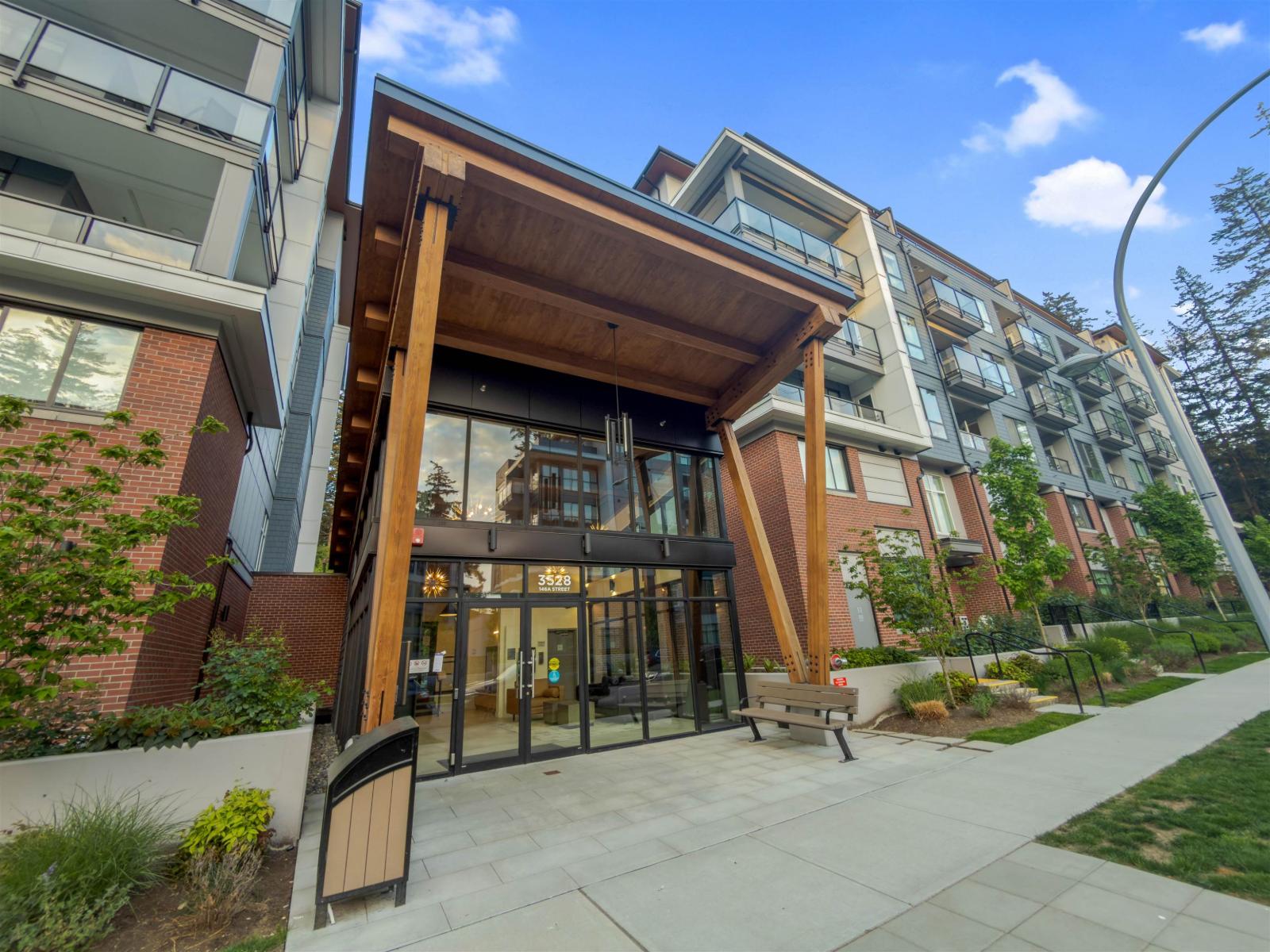 102 3528 146a Street, Surrey, British Columbia  V4P 0H4 - Photo 2 - R3120818