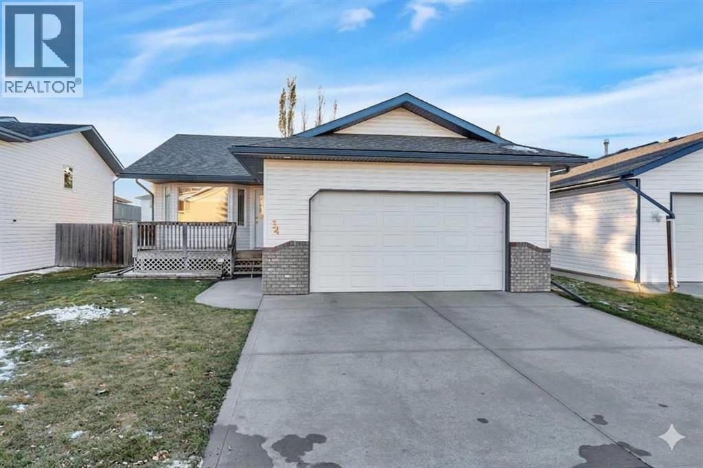 34 Lund Close, Red Deer, Alberta  T4N 1V1 - Photo 1 - A2307091