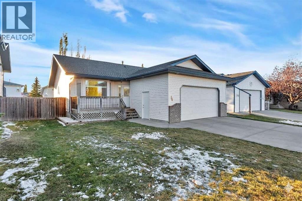 34 Lund Close, Red Deer, Alberta  T4N 1V1 - Photo 2 - A2307091