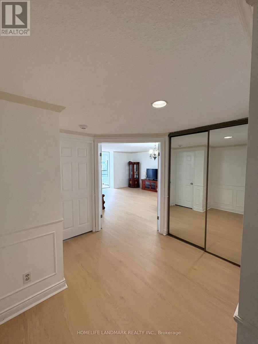704 - 77 CARLTON STREET, Toronto, Ontario
