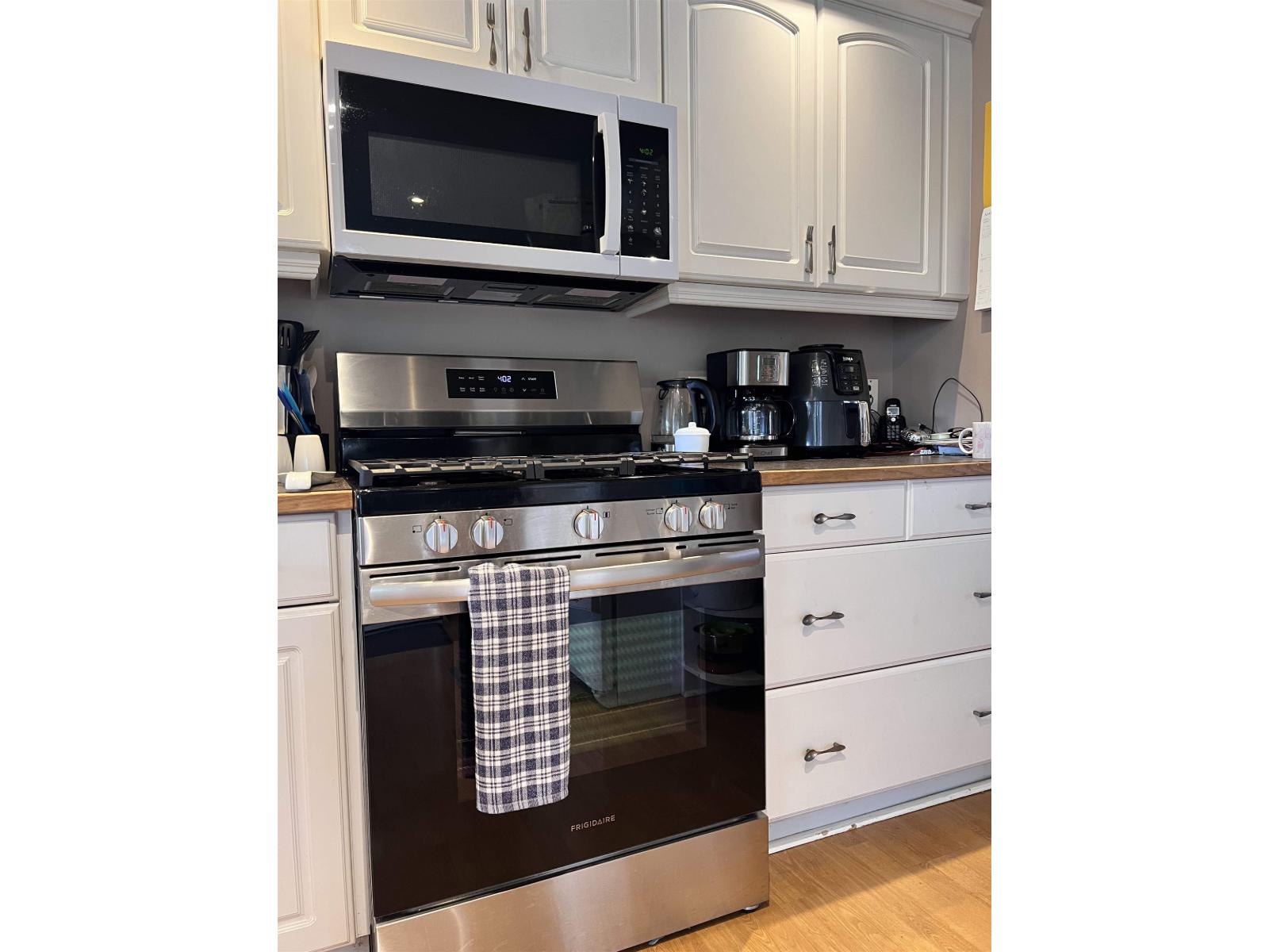 10837 145 A Street, Surrey, British Columbia V3R 3S2 - Photo 5 - R3120396