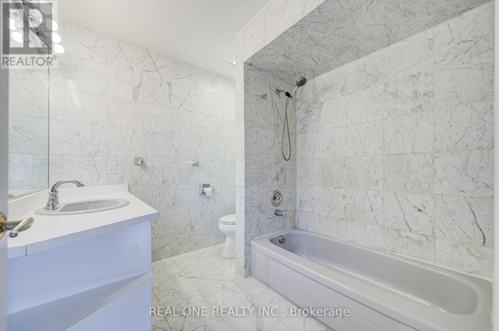 261 Mckee Avenue, Toronto, Ontario  M2N 4E2 - Photo 24 - C13112014
